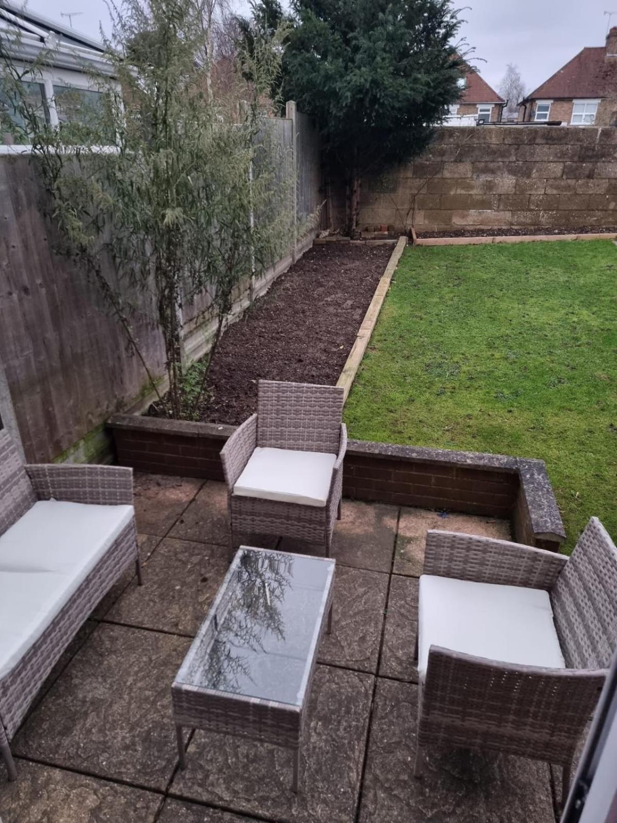 Lush House Close To Ashford Town Centre With Driveway Extérieur photo