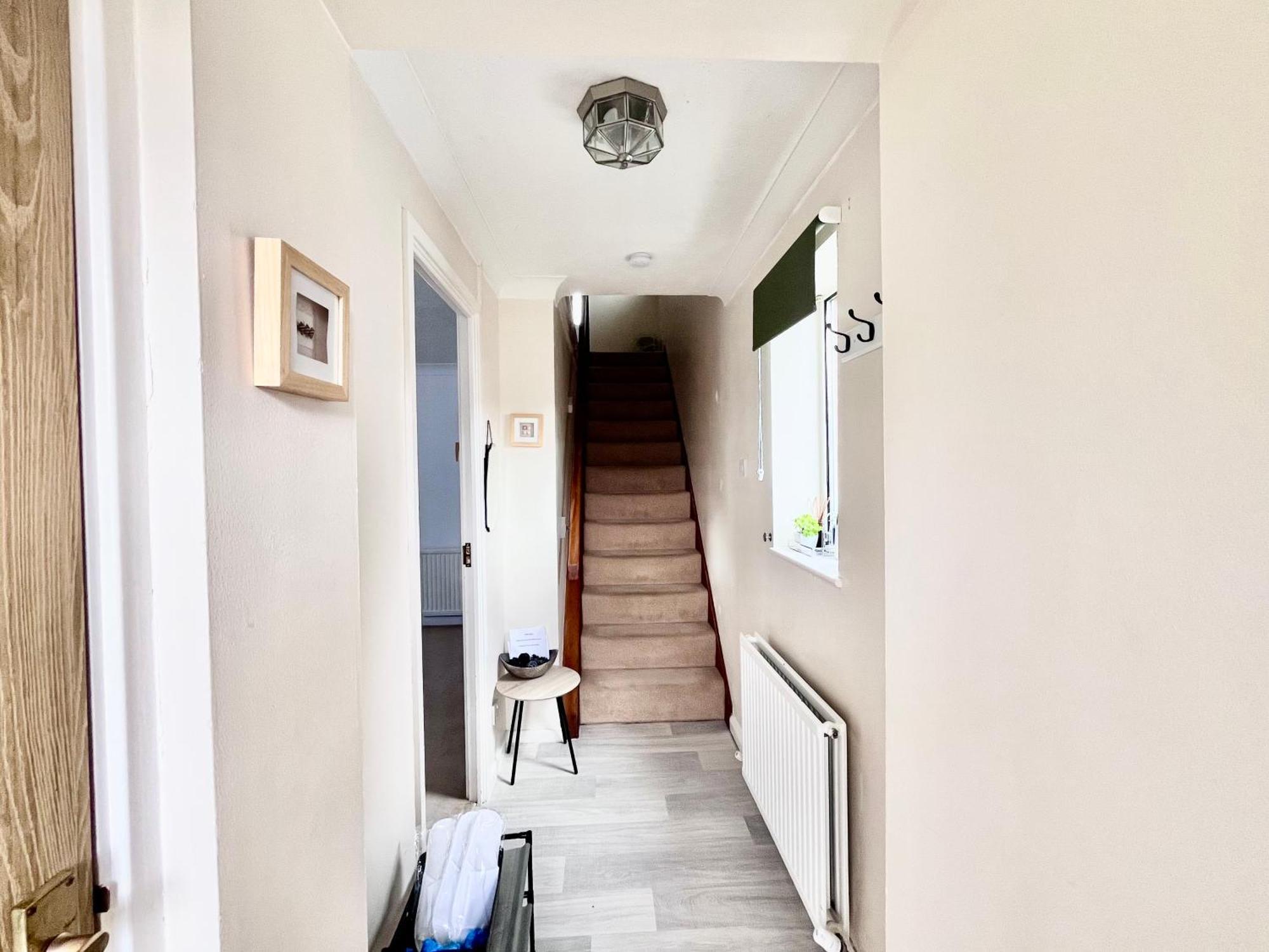 Lush House Close To Ashford Town Centre With Driveway Extérieur photo